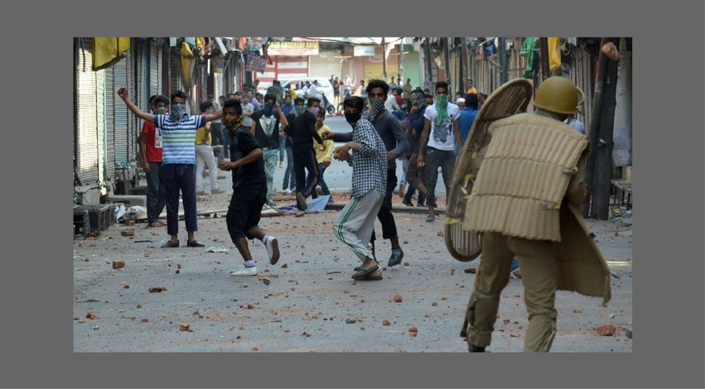 90% drop in stone-pelting in Kashmir after demonetisation: Top police official