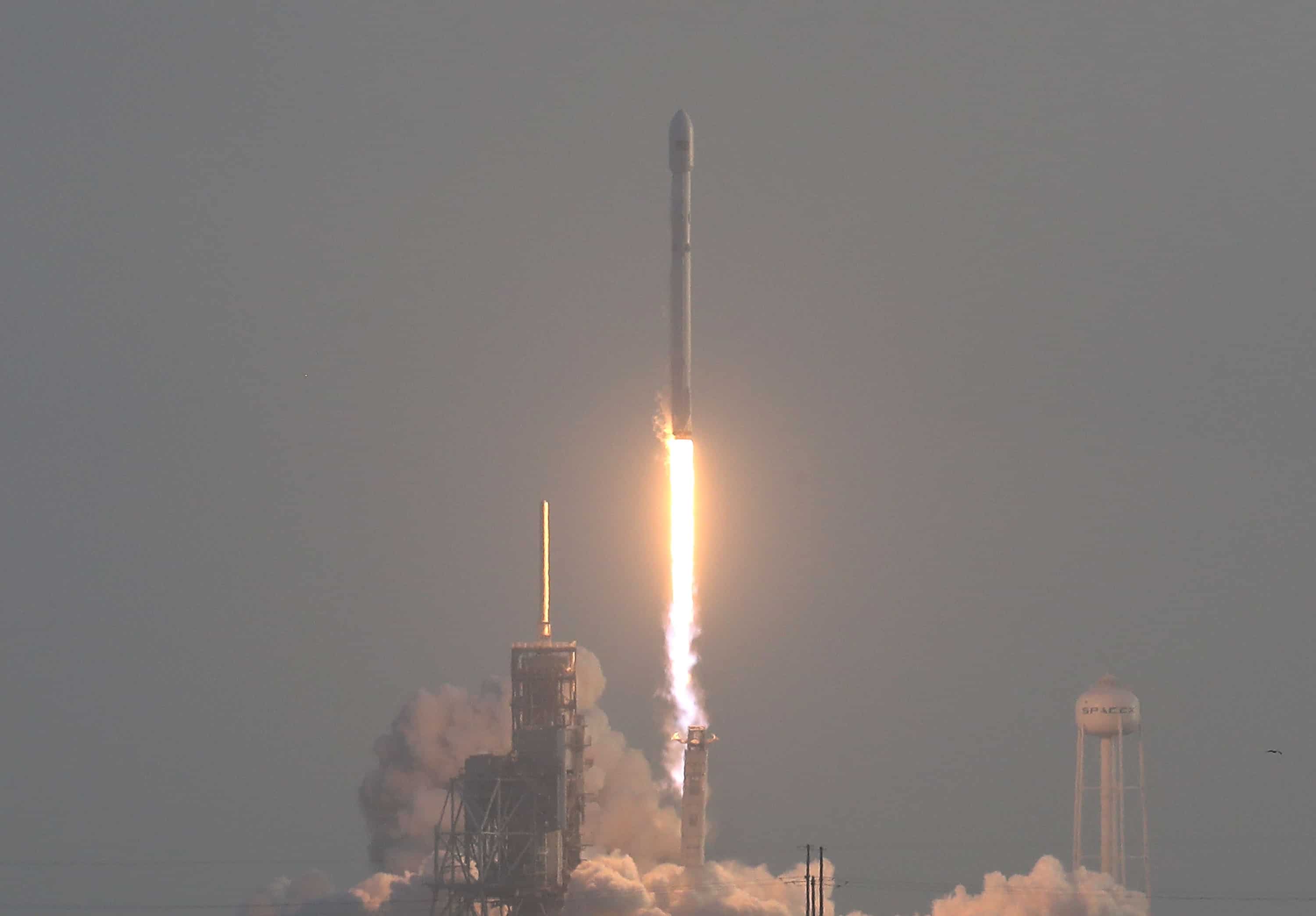 SpaceX makes first US military launch; lands Falcon 9 rocket SpaceX makes first US military launch; lands Falcon 9 rocket