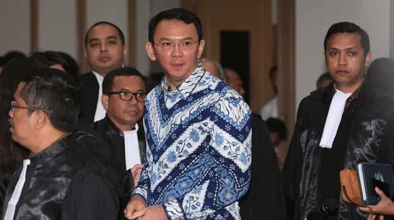 Supporters rally for Jakarta's jailed Christian governor