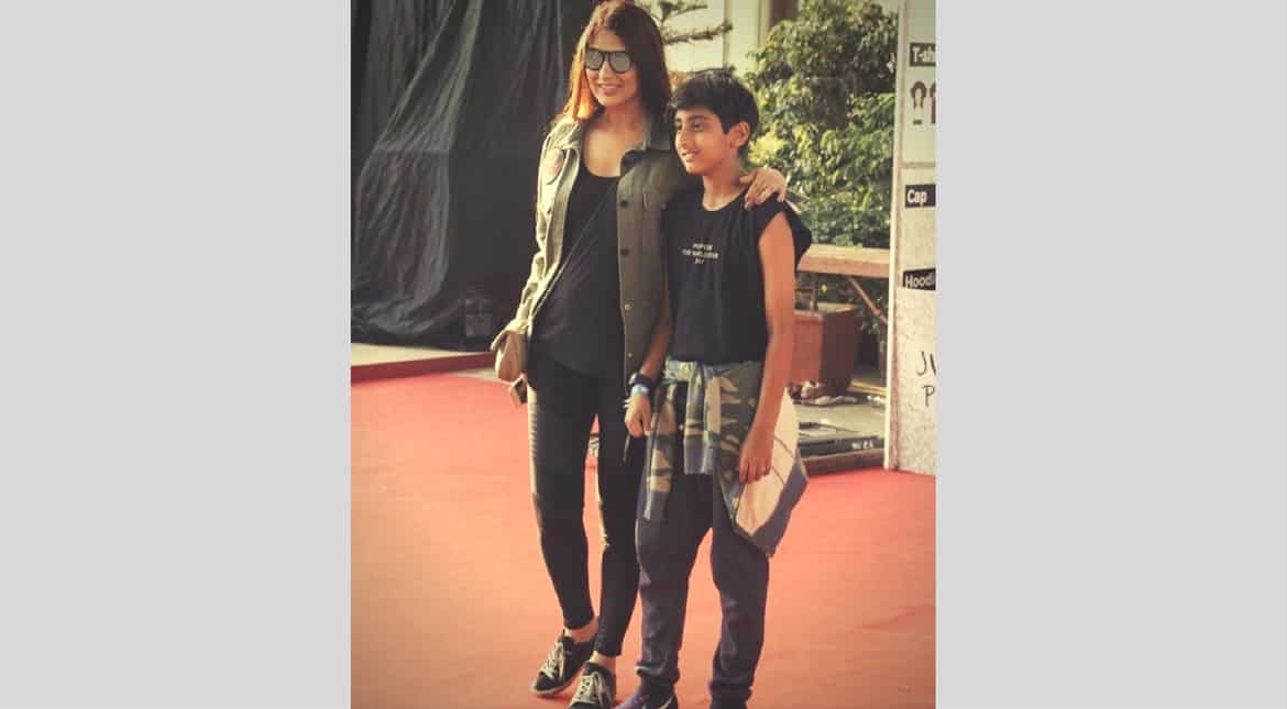 Sonali Bendre with her son at the concert