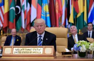 Trump in Saudi Arabia: US president calls for isolation of Iran