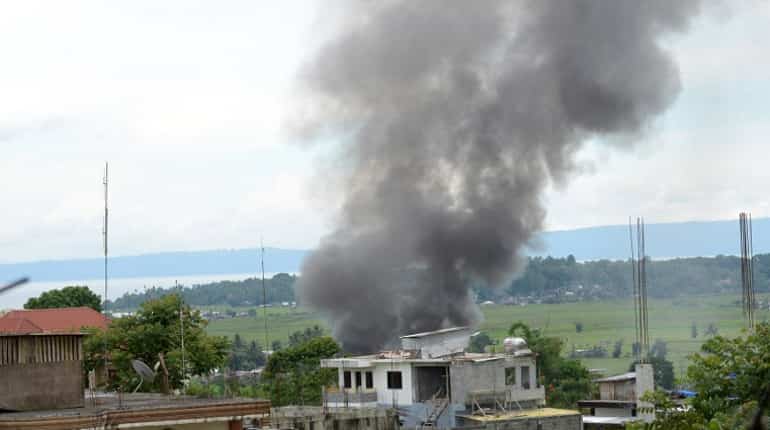 Philippine troops bomb Islamist militants in residential neighbourhoods Philippine troops bomb Islamist militants in residential neighbourhoods