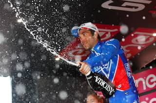 Giro d'Italia: Pinot wins stage, Quintana stretches lead but Dumoulin favourite to win Grand Tour