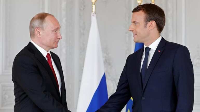 France's Macron calls Russia Today, Sputnik 'propaganda' while standing beside Putin France's Macron calls Russia Today, Sputnik 'propaganda' while standing beside Putin