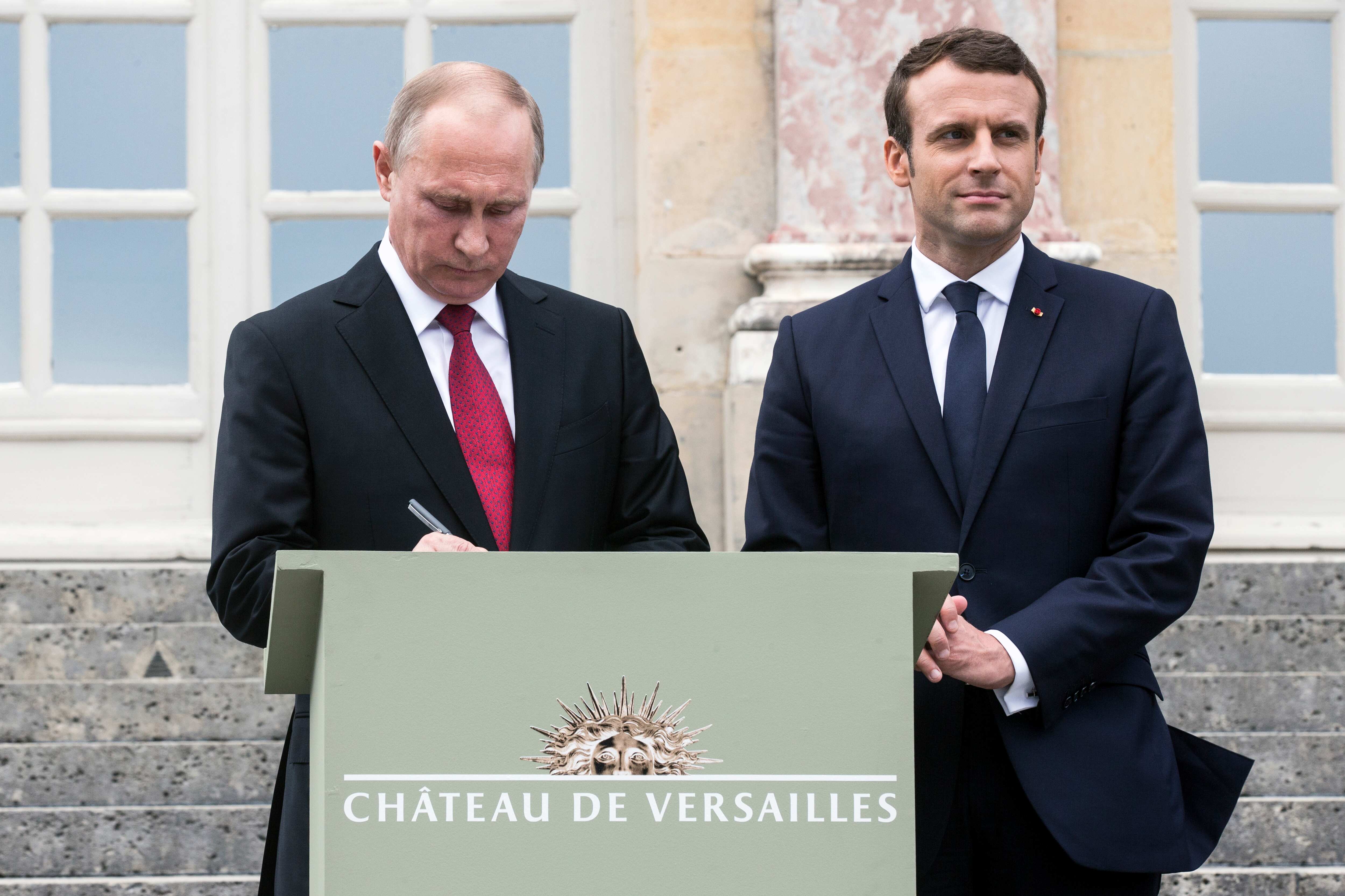 France, Russia talk about ending war in Syria France, Russia talk about ending war in Syria
