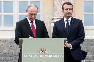 France, Russia talk about ending war in Syria