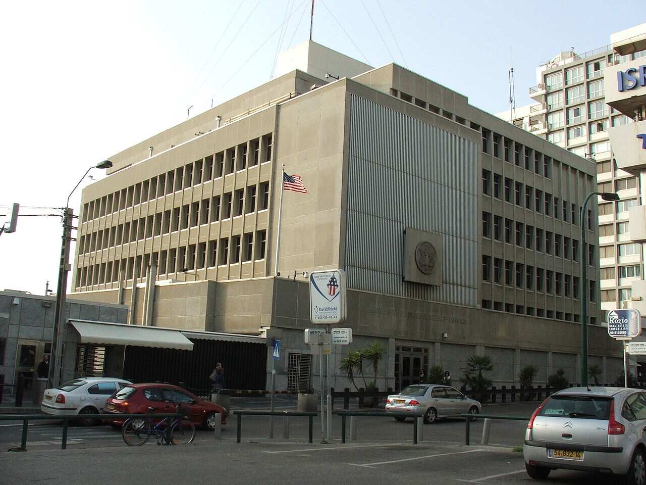 Palestinians happy as Trump delays moving US embassy to Jerusalem Palestinians happy as Trump delays moving US embassy to Jerusalem