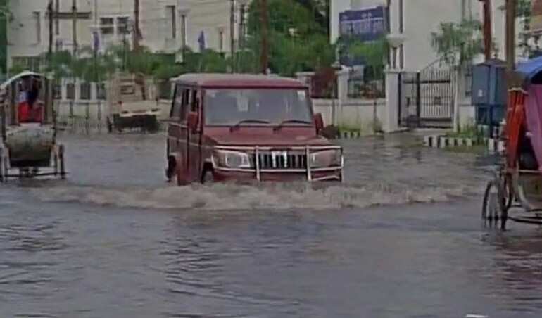 Heavy rains in Mumbai, Tripura