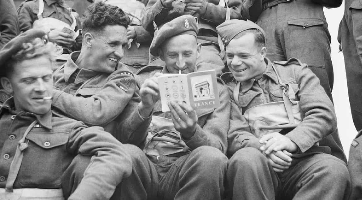By No 5 Army Film & Photographic Unit, Waterhouse (Sgt) [Public domain], via Wikimedia Commons