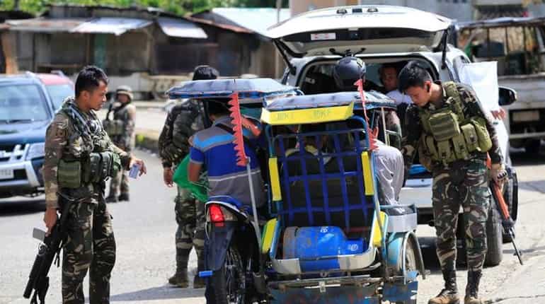 Philippines: US Special Forces join battle against Islamist militants in besieged city of Marawi Philippines: US Special Forces join battle against Islamist militants in besieged city of Marawi