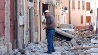Aegean quake shakes buildings in Greece, Turkey, 1 dead