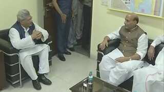 Presidential polls: Rajnath, Venkaiah call on Sonia Gandhi, L K Advani, M M Joshi to build consensus