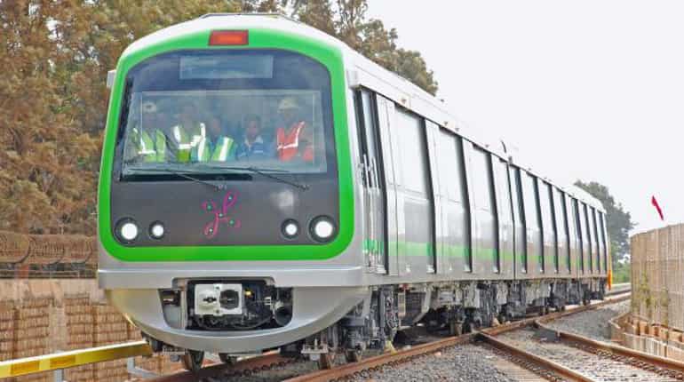 President Pranab Mukherjee flags off 11.3 km stretch 'Metro Green Line' in Bangalore