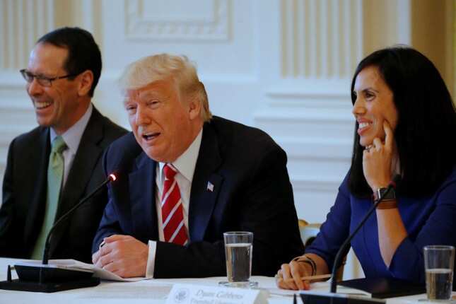 Trump meets wireless, drone executives on new technologies