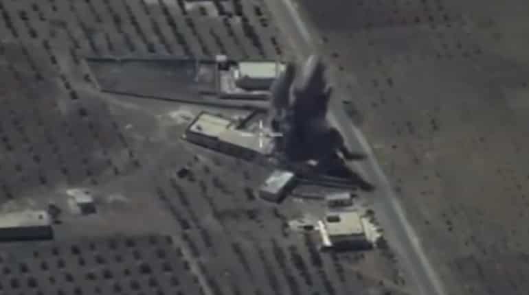 Russia warships and submarine fire missiles at IS targets in Syria Russia warships and submarine fire missiles at IS targets in Syria