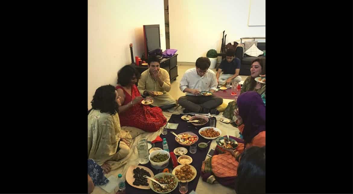 Hindus and Muslims break bread together on iftaar Hindus and Muslims break bread together on iftaar