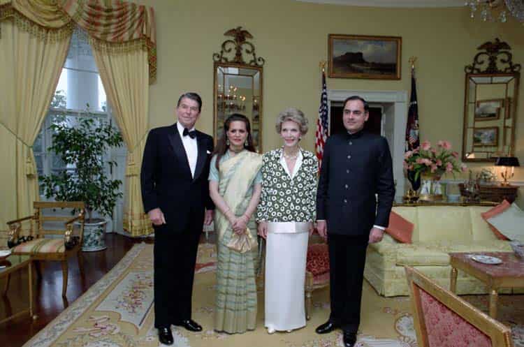 PM Rajiv Gandhi with President Ronald Reagan