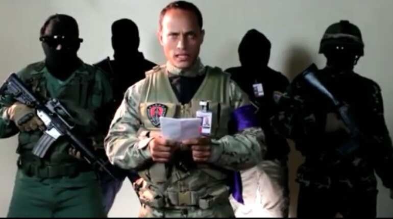 Helicopter 'attacks' Venezuela Supreme Court