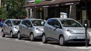 Pricey metals lure Australian thieves to strip cars of catalytic converters
