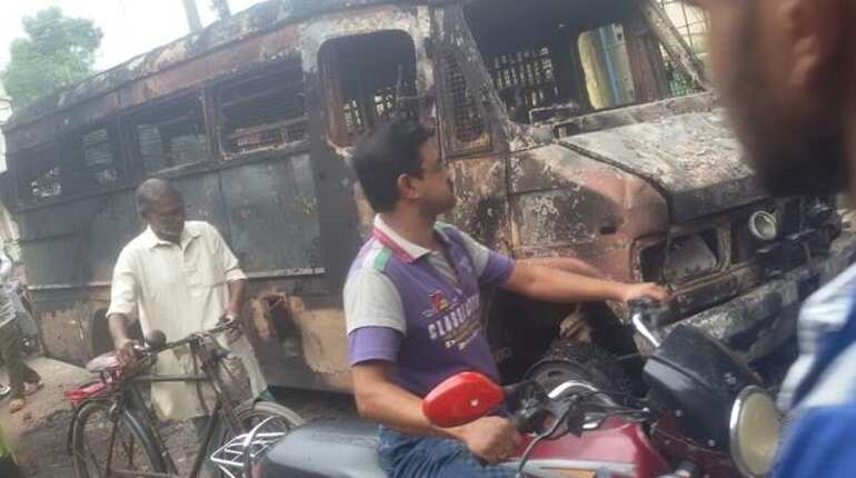 Mamata Banerjee, BJP trade allegations after lawmakers detained for visiting riot-hit Basirhat Mamata Banerjee, BJP trade allegations after lawmakers detained for visiting riot-hit Basirhat