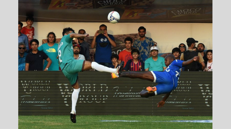 General Qamar Javed Bajwa gives thumbs-up