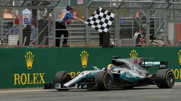 Formula One: Four in a row for Hamilton as blowout hits Vettel