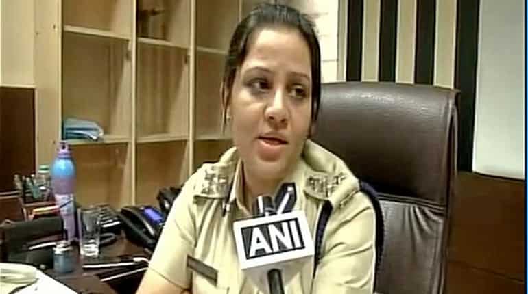 Karnataka police officer who alleged VIP treatment for Sasikala in jail transferred