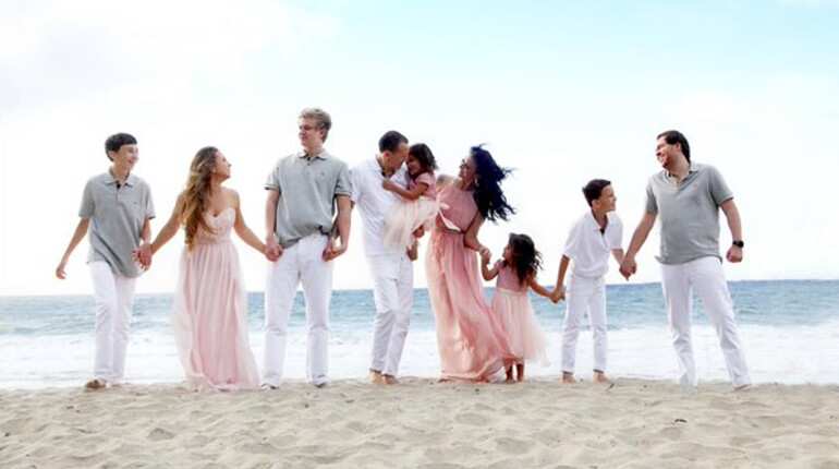 Chester Bennington with his family