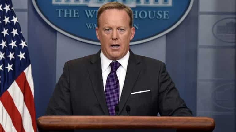 Sean Spicer resigns as White House press secretary, Sarah Huckabee Sanders takes over