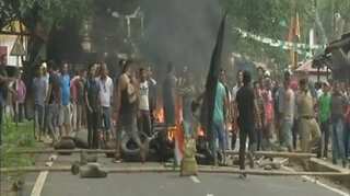 Darjeeling unrest: 2 policemen, one protester injured in clashes in Sukna