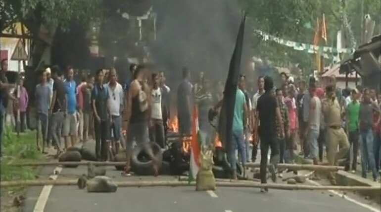 Darjeeling unrest: 2 policemen, one protester injured in clashes in Sukna