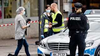 Hamburg knife attacker had 'radical Islamist background', say German prosecutors