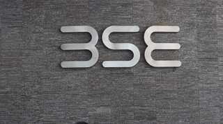Sensex, Nifty close down, banks, auto stocks slip