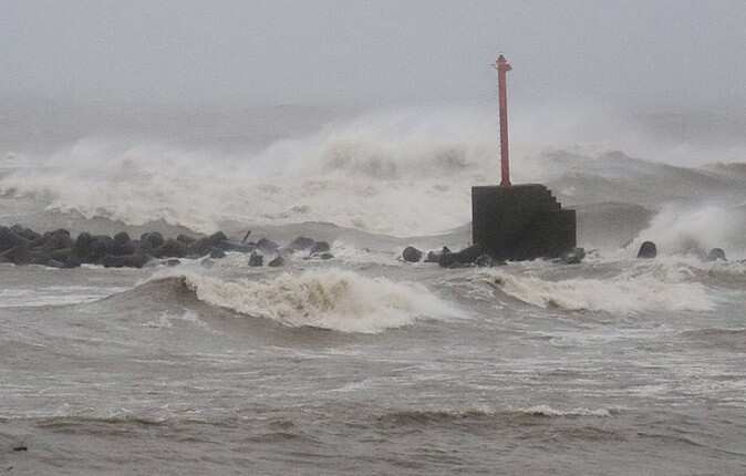 Typhoon Noru lashes western Japan