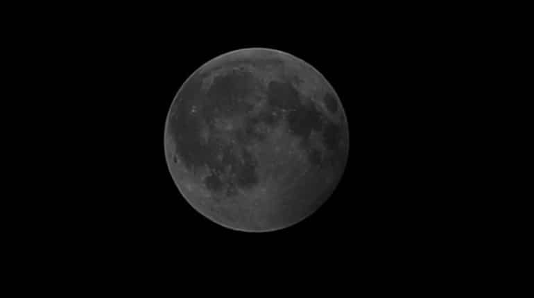 Lunar eclipse and the Holy city
