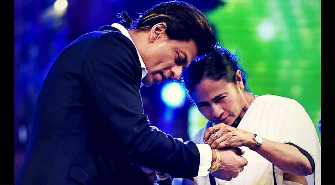 Mamata Banerjee ties Rakhi on Shah Rukh Khan's wrist