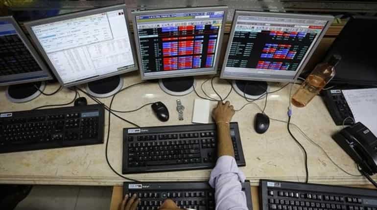 Sensex dips further after govt crackdown on tax evasion