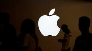Apple sets record with C$2.5 billion Maple bond market issue