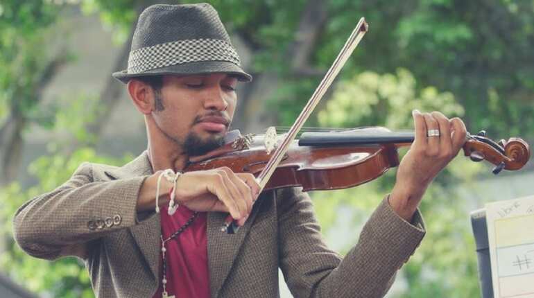 Venezuela's anti-government violinist protester released