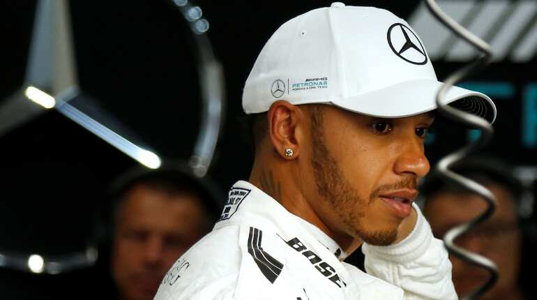 'Heartbreaking' - Lewis Hamilton visits fire-ravaged Australia