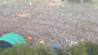 Lalu Prasad slams Nitish Kumar at mega rally, with some help from Sharad Yadav