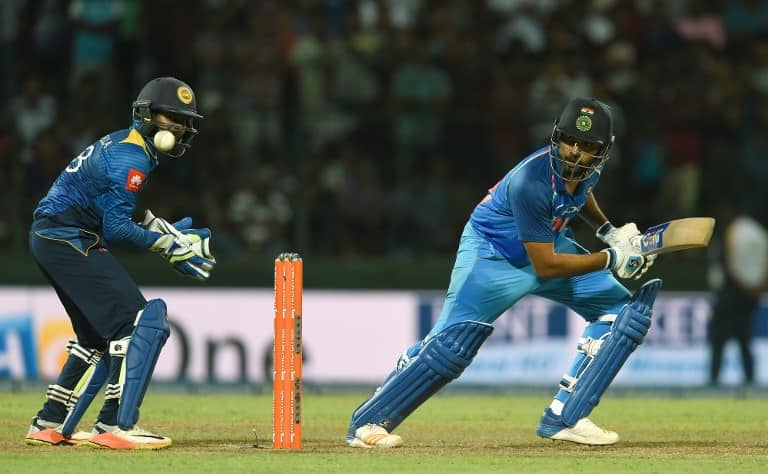 Dhoni, Sharma help beat Lanka in 3rd ODI