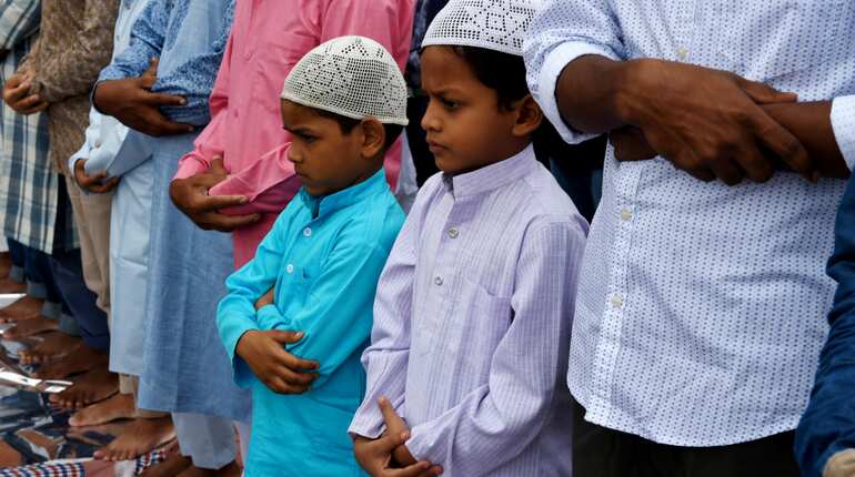 Eid celebrated in Valley with religious fervour amid isolated incidents of stone pelting