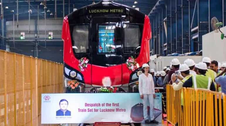 WATCH: Lucknow Metro breaks down on Day 1, passengers stuck inside for an hour