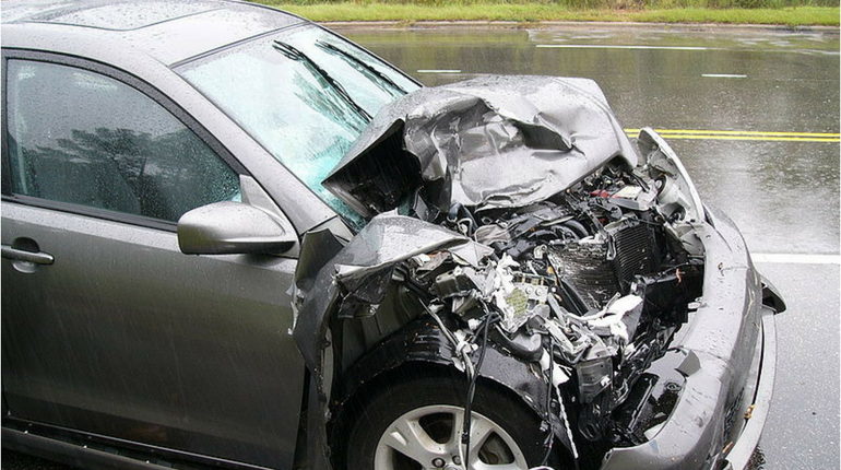 Talking on mobile phones in your car? 2,138 died in road accidents last year Talking on mobile phones in your car? 2,138 died in road accidents last year