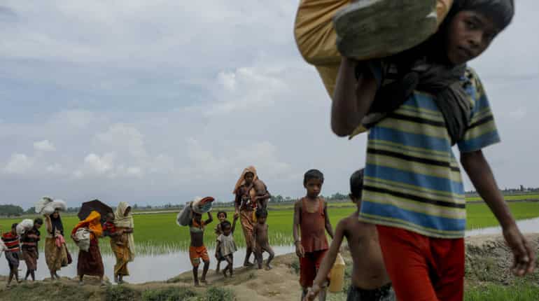 Bangladesh buries Rohingya shot dead in Myanmar Bangladesh buries Rohingya shot dead in Myanmar