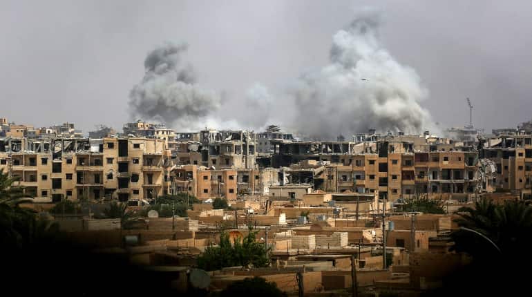 Air strike kills 19 civilians near Syria's Deir Ezzor city