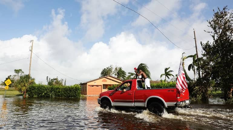 Florida hit by power cuts as storm Irma weakens Florida hit by power cuts as storm Irma weakens