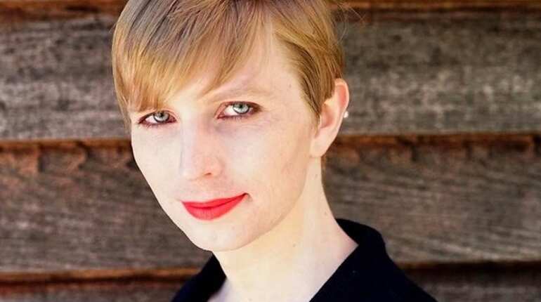 Ex-soldier and WikiLeaks source Chelsea Manning returned to jail for defying grand jury subpoena