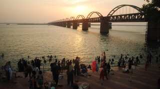 Hindus across India pay homage to departed as 'fortnight of ancestors' ends